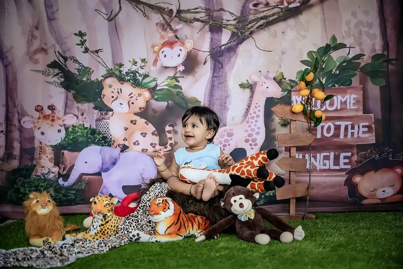 https://dx21q3b76hjv4.cloudfront.net/images/new/themes/the-jungle-book/the-jungle-book-theme-baby-photoshoot.webp