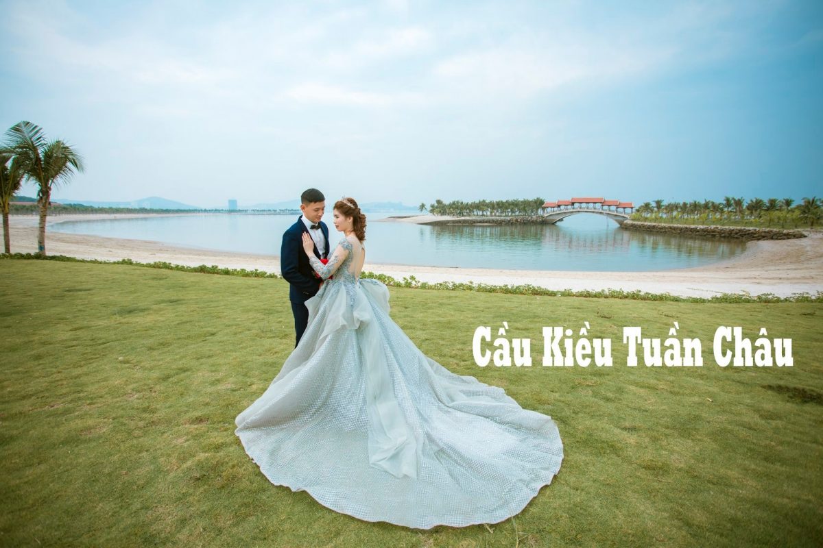 Cặp đôi chụp ảnh cưới tại Cầu Kiều Đảo Tuần Châu